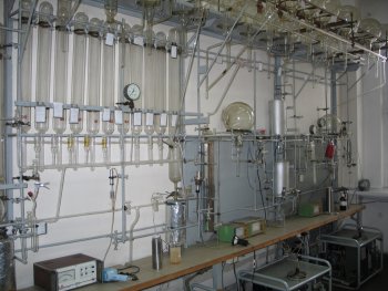 Vacuum line for purification of C02 and GPCs filling